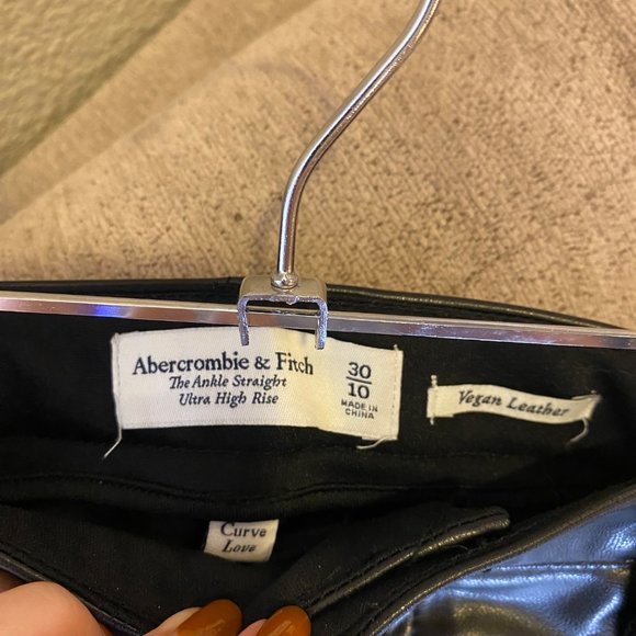 Abercrombie Fitch Curve Love Ankle Straight Ultra High Rise Vegan Leathear Pants - Picture 6 of 6